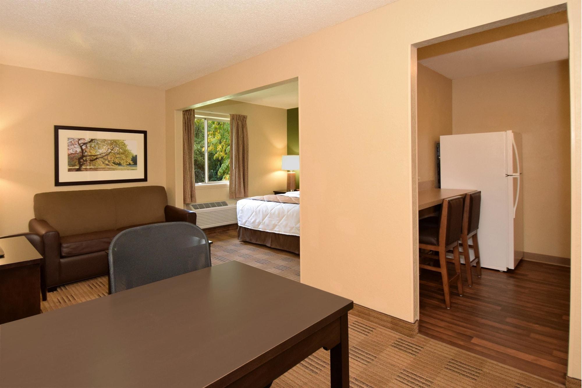 Extended Stay America Select Suites - Rockford - State Street Dış mekan fotoğraf