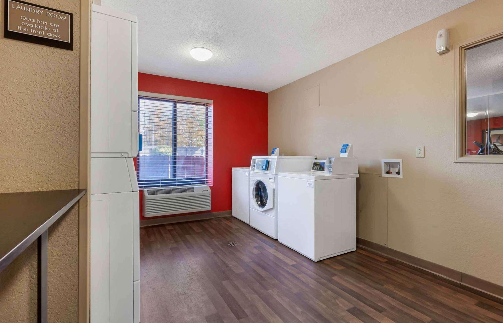 Extended Stay America Select Suites - Rockford - State Street Dış mekan fotoğraf
