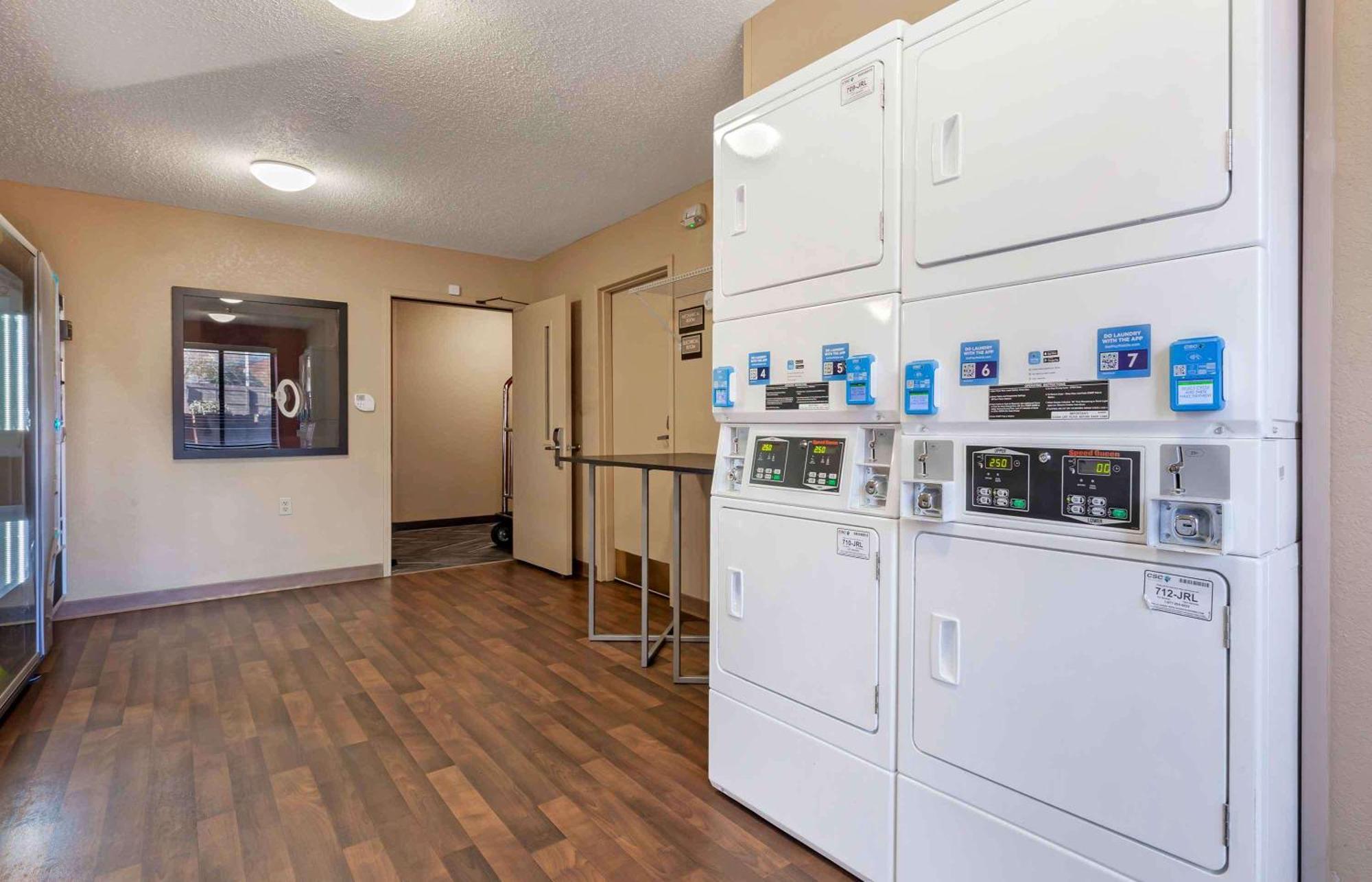 Extended Stay America Select Suites - Rockford - State Street Dış mekan fotoğraf
