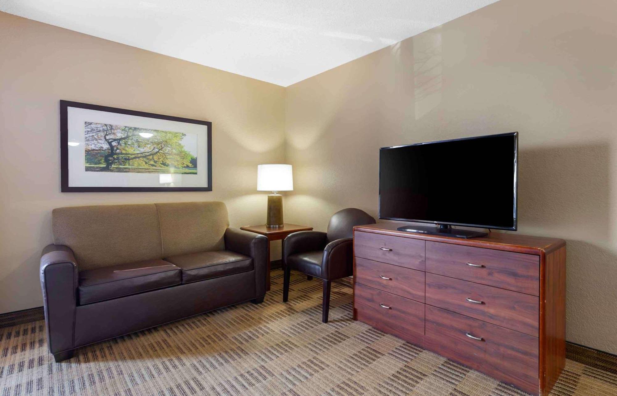 Extended Stay America Select Suites - Rockford - State Street Dış mekan fotoğraf