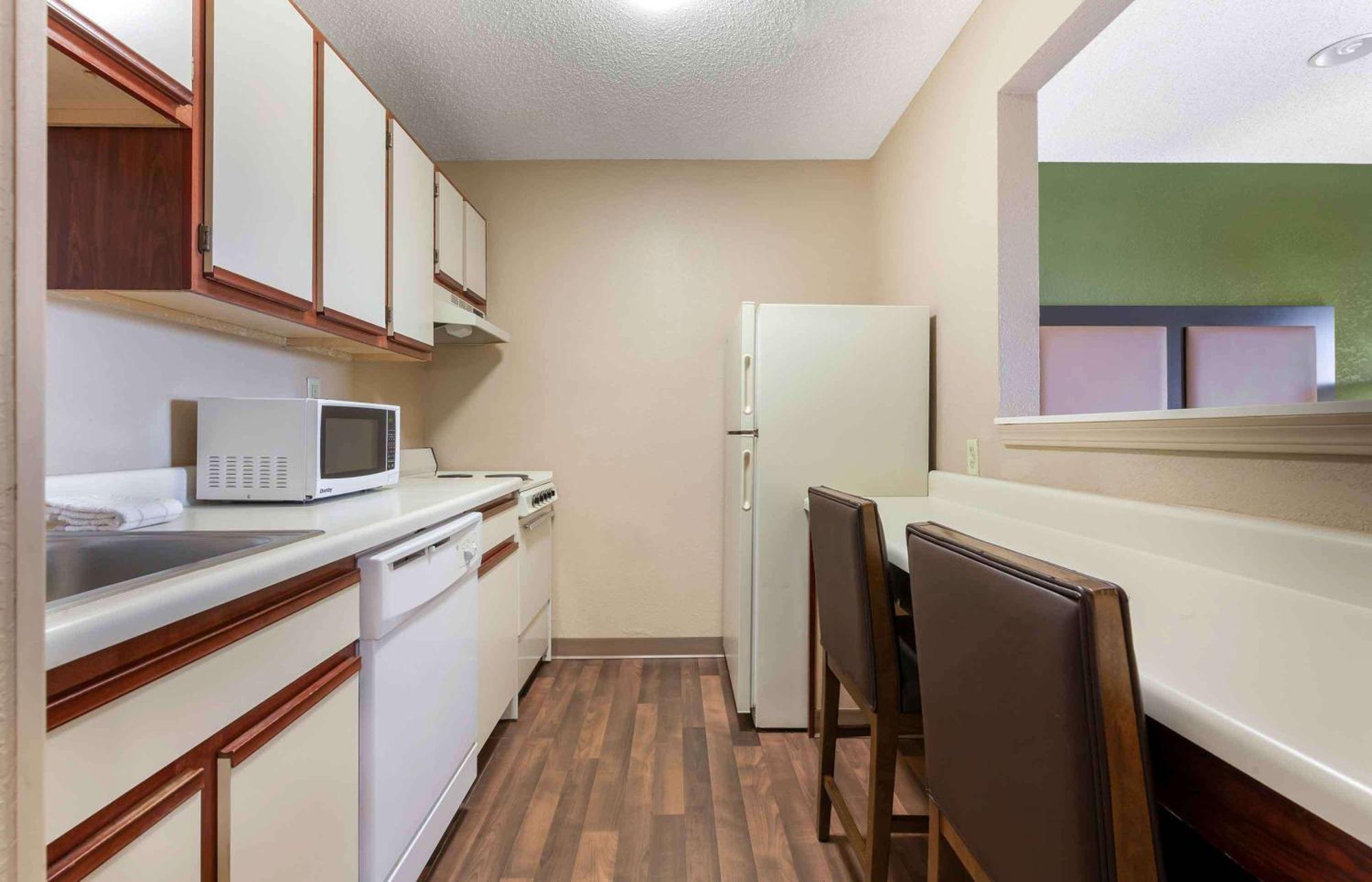 Extended Stay America Select Suites - Rockford - State Street Dış mekan fotoğraf