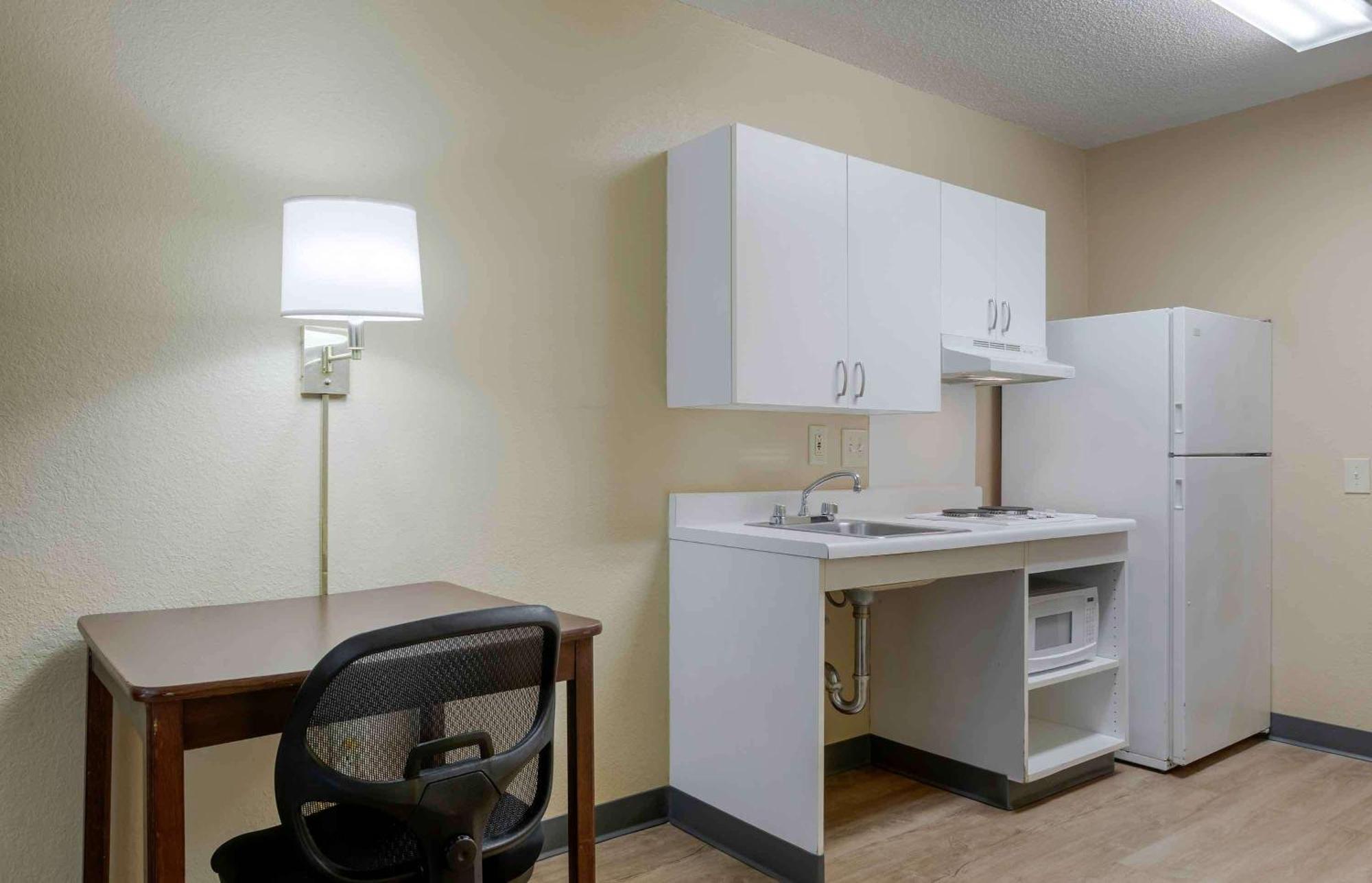 Extended Stay America Select Suites - Rockford - State Street Dış mekan fotoğraf