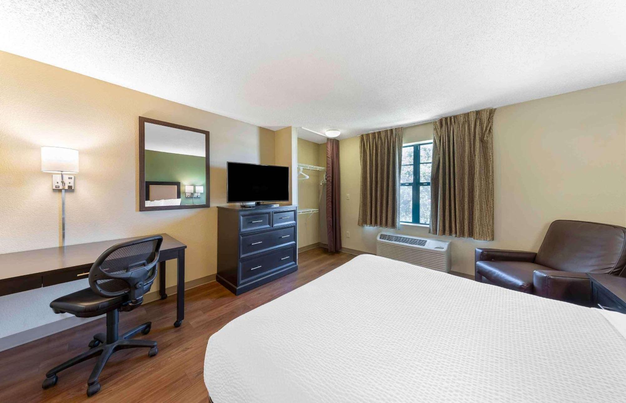 Extended Stay America Select Suites - Rockford - State Street Dış mekan fotoğraf