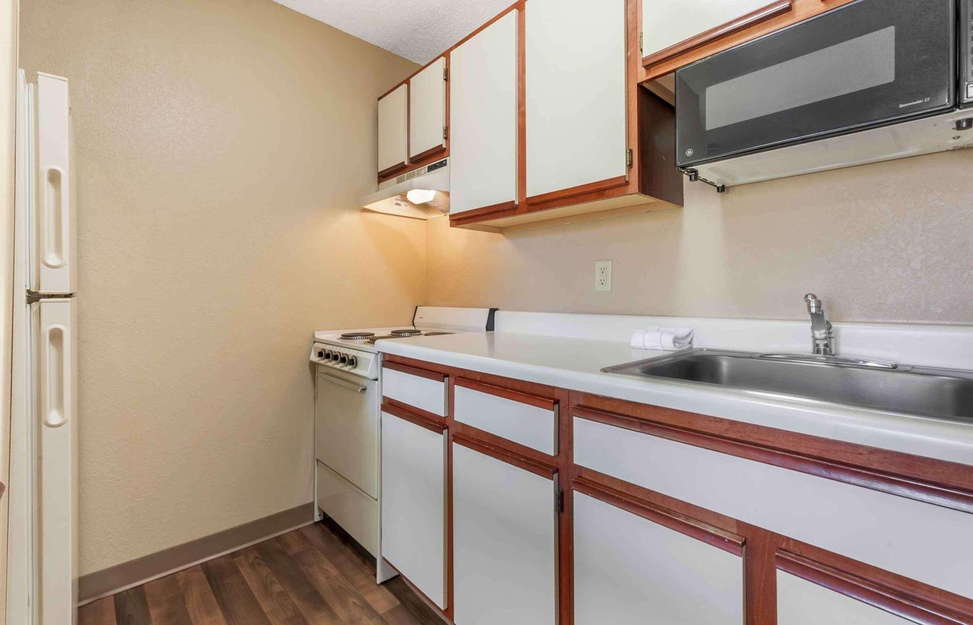 Extended Stay America Select Suites - Rockford - State Street Dış mekan fotoğraf