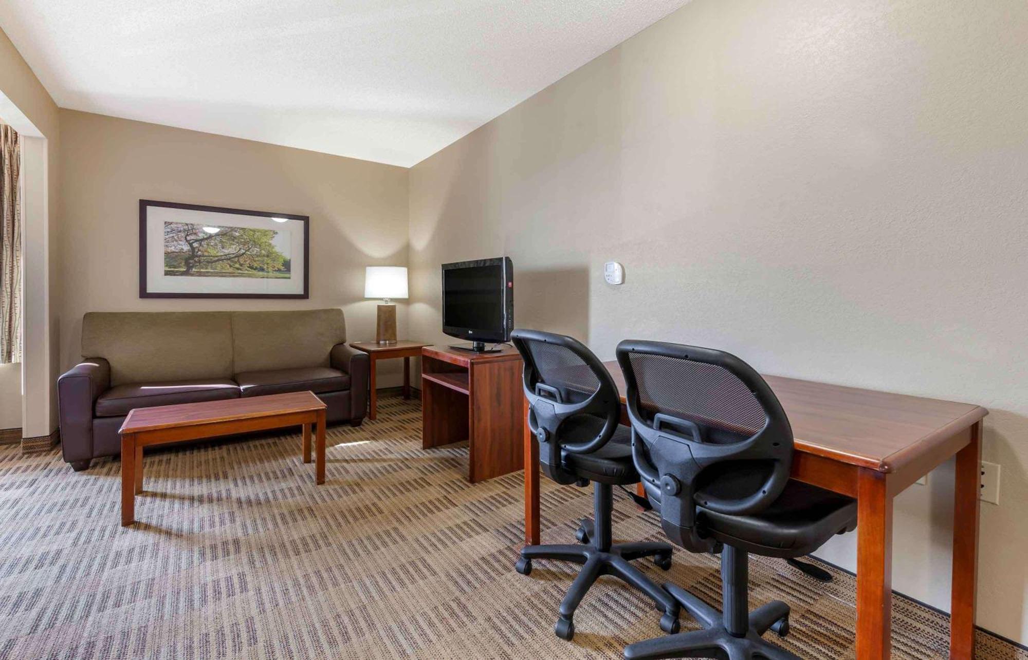 Extended Stay America Select Suites - Rockford - State Street Dış mekan fotoğraf