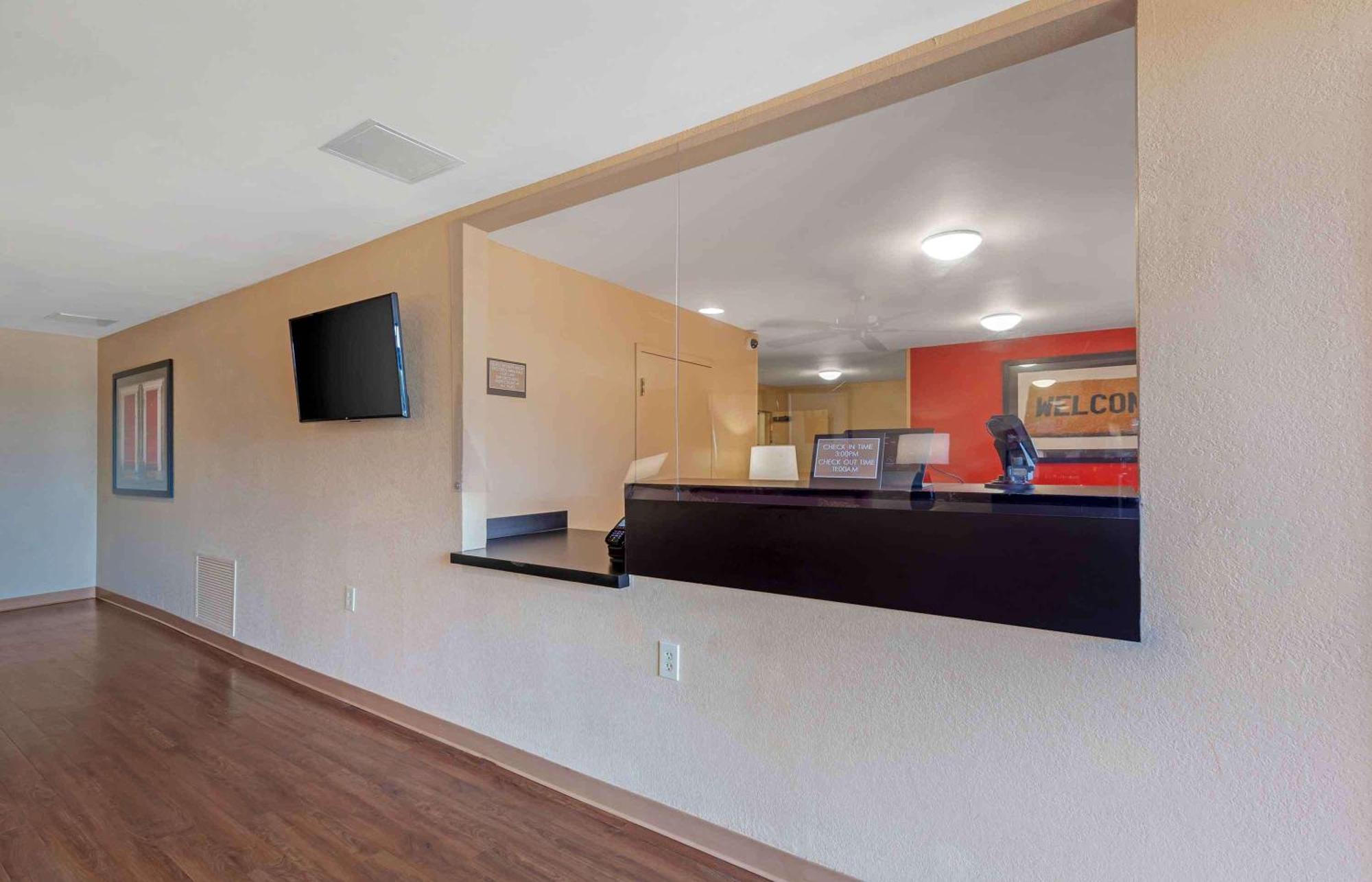 Extended Stay America Select Suites - Rockford - State Street Dış mekan fotoğraf