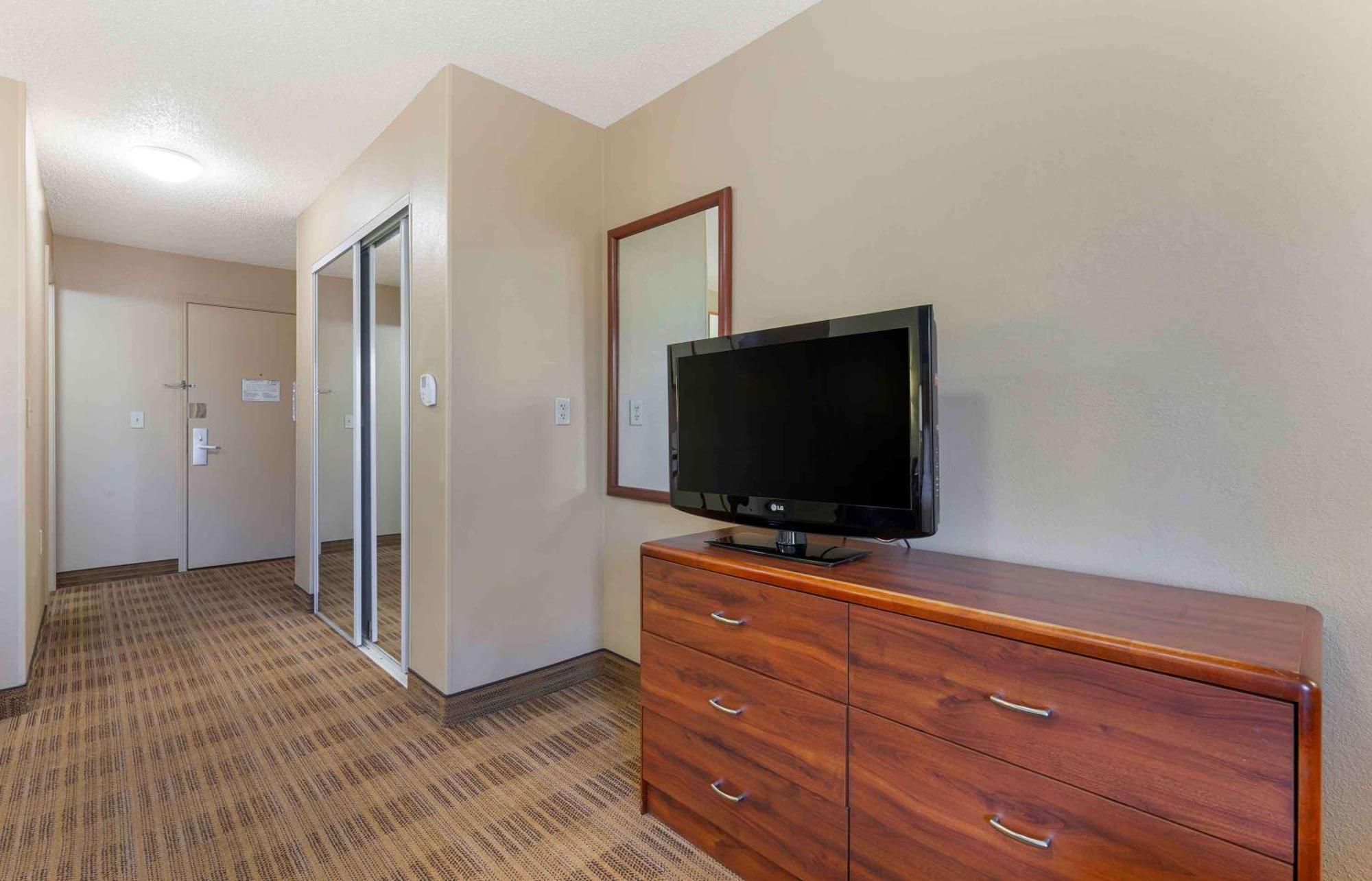 Extended Stay America Select Suites - Rockford - State Street Dış mekan fotoğraf